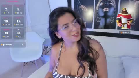 emilyy_cooperr online show from October 6, 12:11 pm