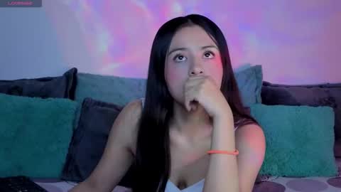Snapshot of emma__smiith chatting on October 10, 4:12 pm emma__smiith online show from October 10, 4:12 pm