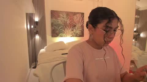 Alice online show from November 21, 1:02 pm