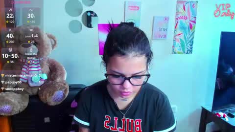 emma_boo_ online show from June 1, 6:20 pm