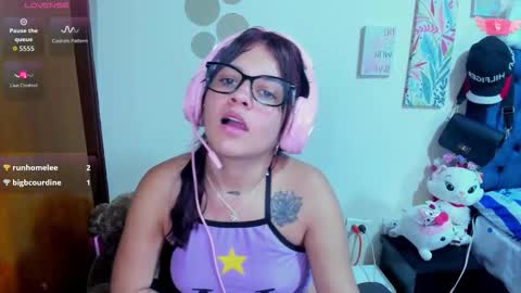 emma_boo_ online show from November 11, 7:33 pm