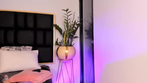 Emma online show from March 22, 8:20 am