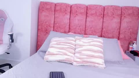 Emma online show from November 7, 3:12 am