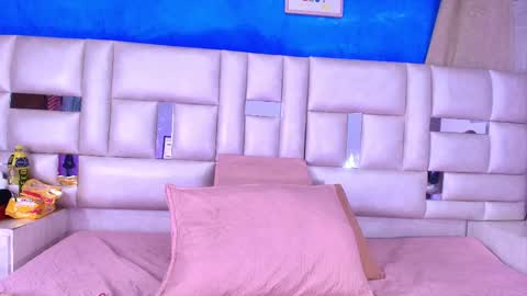 Snapshot of emma_curvy1 chatting on September 23, 3:04 am Emma online show from September 23, 3:04 am