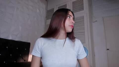 emma_dl2 online show from March 3, 5:36 pm