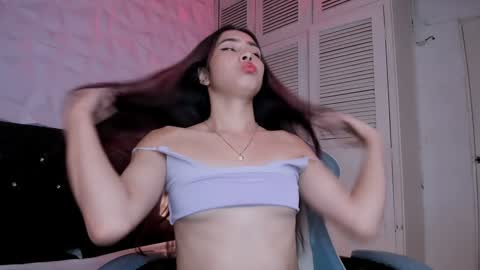 emma_dl2 online show from February 7, 5:18 pm