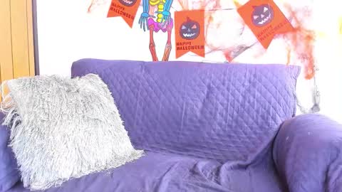 Emma online show from October 22, 3:28 pm