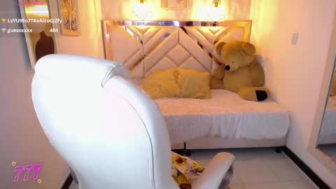 emma online show from April 11, 7:45 am