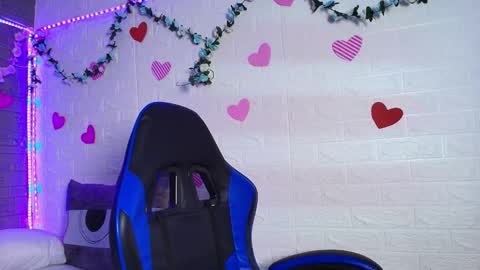 Emma Miel  online show from November 21, 2:57 am