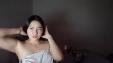 emma_johnson_ online show from December 29, 3:44 am