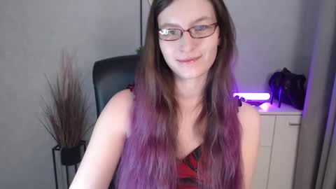 emma online show from December 3, 6:49 am