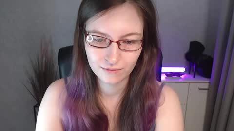 emma online show from November 25, 6:48 am