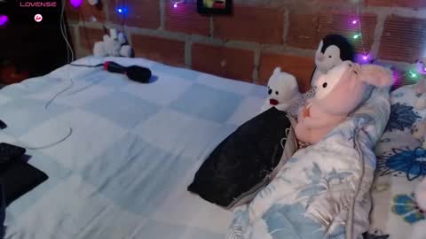 Snapshot of emma_ruiiz_ chatting on September 27, 4:08 am emma online show from September 27, 4:08 am
