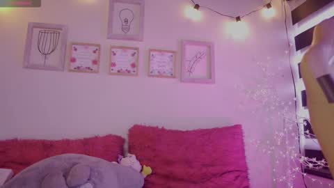 Snapshot of emma_soffia_ chatting on October 4, 7:29 pm EMMA online show from October 4, 7:29 pm