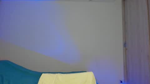 Emma independent model online show from December 20, 12:30 am