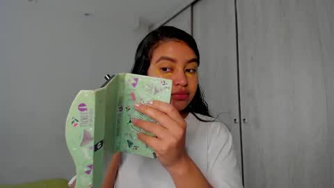 Emma independent model online show from February 4, 6:49 pm