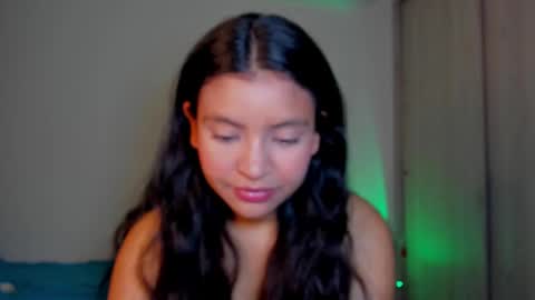 Emma independent model online show from December 9, 4:15 pm