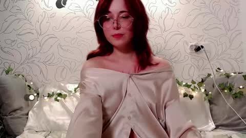 Emma online show from December 8, 3:24 pm