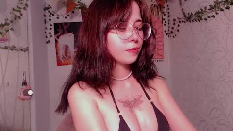 Emma online show from October 20, 2:09 pm