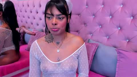 Snapshot of emmaebony_ chatting on September 19, 11:53 am emmaebony_ online show from September 19, 11:53 am