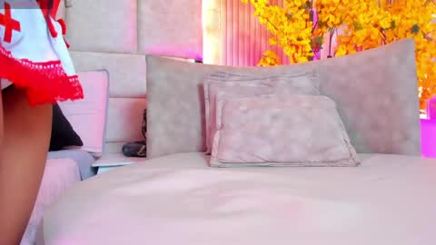 emmalove01 online show from April 18, 2:47 am