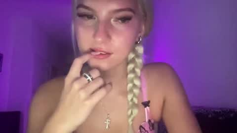 emma online show from October 29, 1:43 am