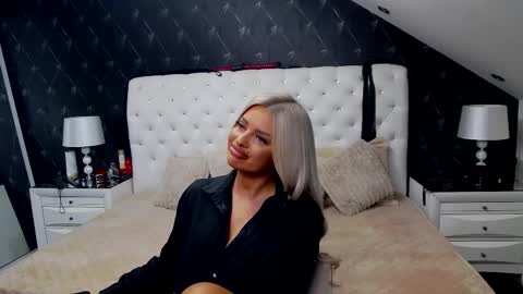 Emma Mavis online show from December 18, 7:13 am