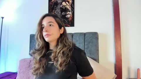 emmamiller_01 online show from January 18, 12:57 pm