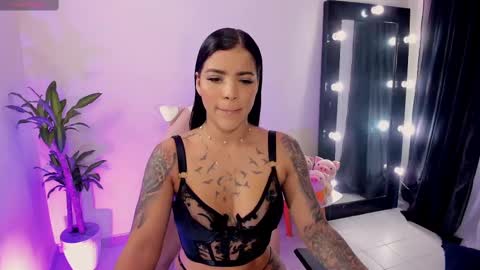 Emma Russell online show from February 18, 11:33 am