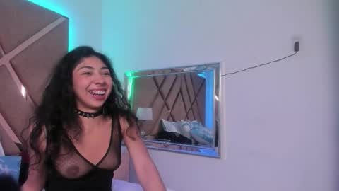 Snapshot of emmaskinny_ chatting on October 7, 4:44 pm Emma online show from October 7, 4:44 pm