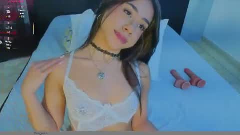 emmi_collins online show from June 15, 9:37 pm