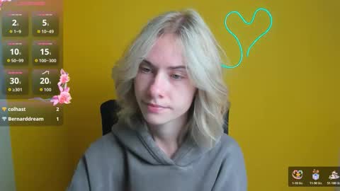 Snapshot of emmi_rossum chatting on October 22, 5:45 am Emmi online show from October 22, 5:45 am