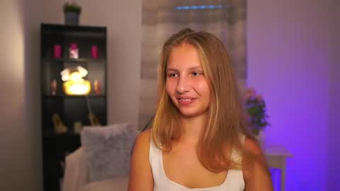 Emmie online show from November 7, 2:33 pm