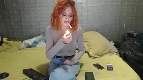 Snapshot of emmily000 chatting on September 28, 12:28 am Emmily000 online show from September 28, 12:28 am