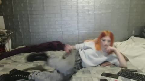 Snapshot of emmily000 chatting on December 3, 2:01 am Emmily000 online show from December 3, 2:01 am