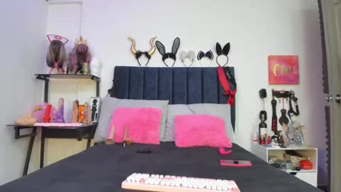 Snapshot of emmily_giraldo chatting on October 8, 1:04 pm online show from October 8, 1:04 pm