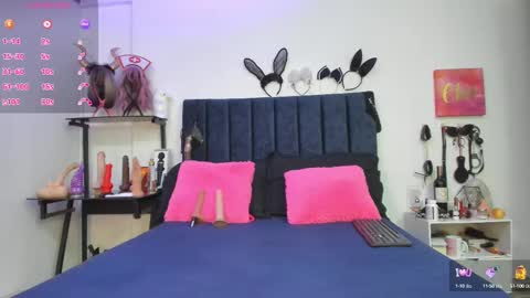 Snapshot of emmily_giraldo chatting on March 1, 12:01 pm online show from March 1, 12:01 pm