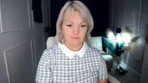 emmmam online show from November 6, 12:00 pm