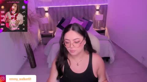 Emmy Walker online show from November 7, 11:16 am