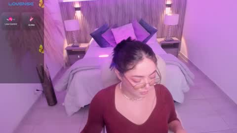 Emmy Walker online show from October 24, 11:28 am