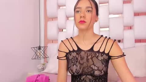 Snapshot of emmycruzz chatting on October 20, 7:06 pm emmy online show from October 20, 7:06 pm