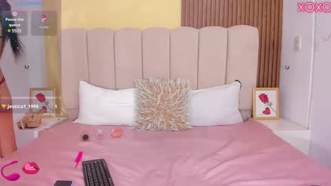 Snapshot of emmycruzz chatting on January 31, 2:26 am emmy online show from January 31, 2:26 am