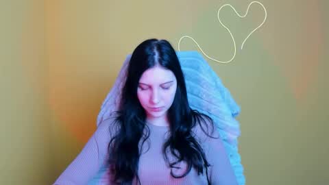 Emma online show from November 19, 6:52 pm