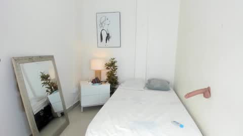 Mili online show from October 31, 1:15 pm