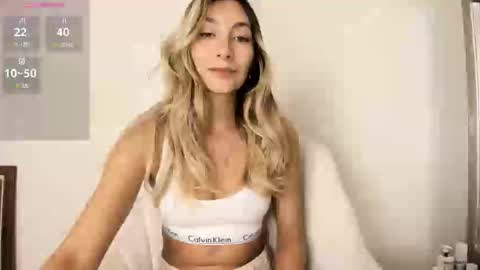 emyconneer online show from November 17, 10:54 pm