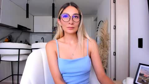 emyconneer online show from January 23, 2:50 pm