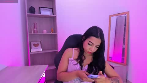 Snapshot of emysweett11 chatting on October 6, 1:06 pm emy online show from October 6, 1:06 pm