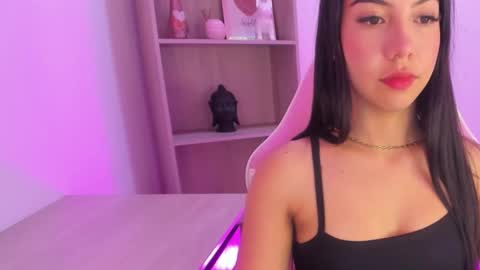 Snapshot of emysweett11 chatting on January 13, 1:17 pm emy online show from January 13, 1:17 pm