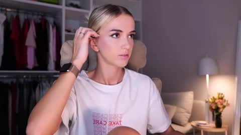 entya online show from September 11, 6:14 am