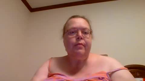 Snapshot of epic_ginger chatting on September 18, 12:37 pm epic_ginger online show from September 18, 12:37 pm